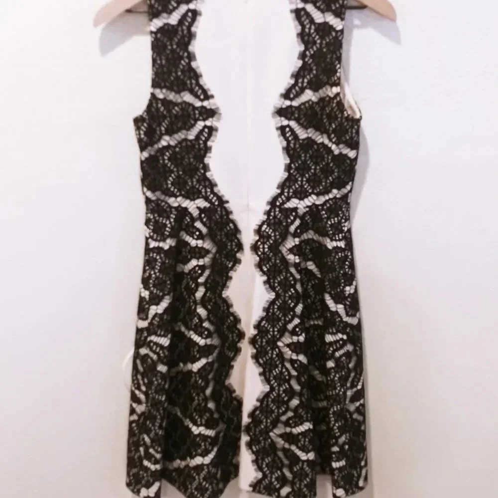 Diane von Furstenberg size 2 cream sleeveless dress with black lace - Picture 5 of 8